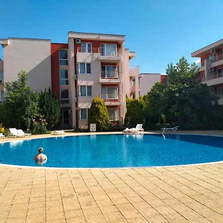 Nessebar Fort Club Studio 40m2 דירה